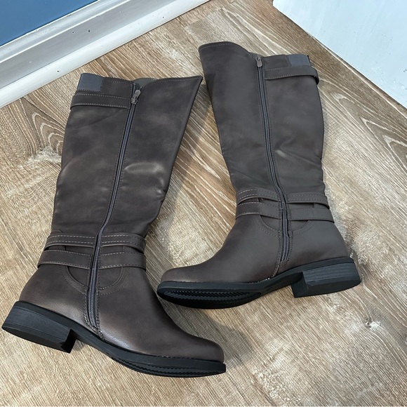 Women’s Grey / Brown Boots, Size 8, NWT - Picture 4 of 11